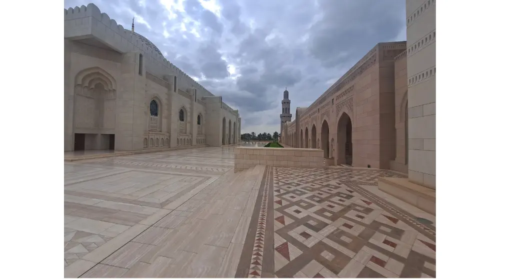 visited the stunning Sultan Qaboos Mosque